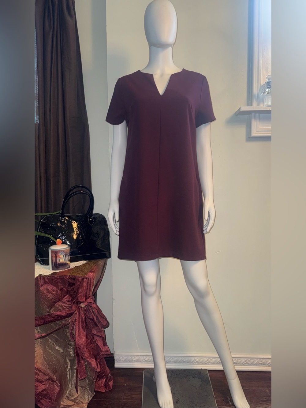 Leith Plum Short Sleeve V-Notch Shift Dress